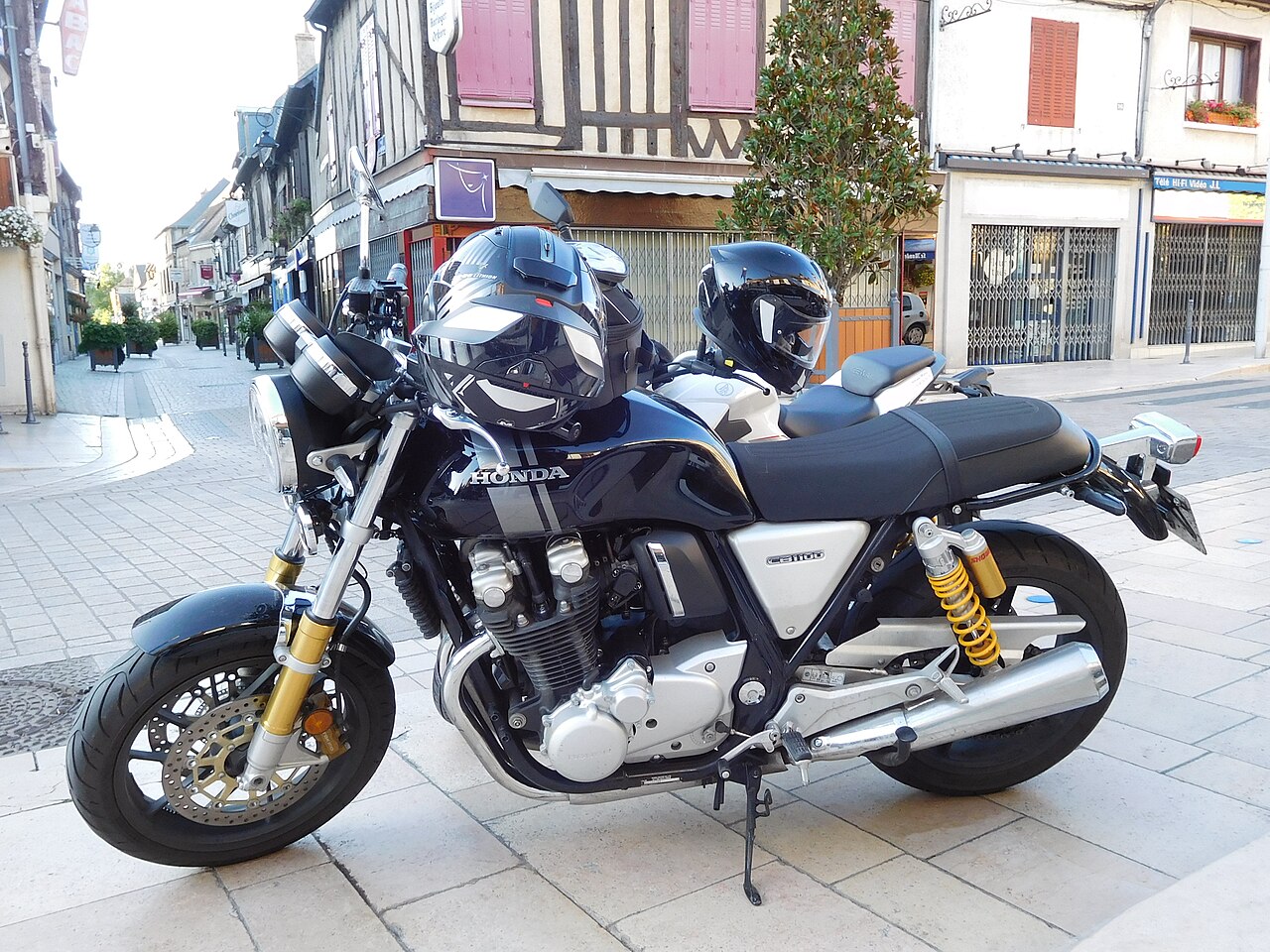 ホンダ CB1100