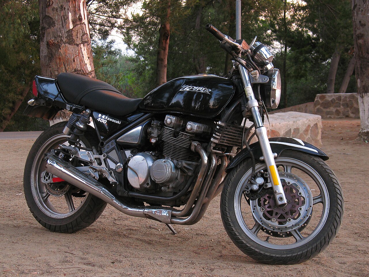 カワサキ ゼファーχ（400cc）